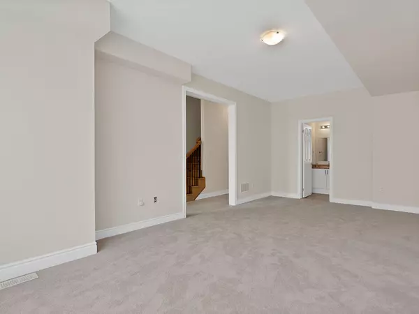 Oakville, ON L6H 7C5,12 Marvin AVE