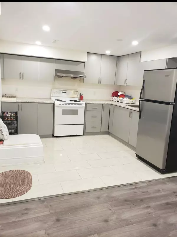 Brampton, ON L6S 3Y8,10 Newcastle CRES