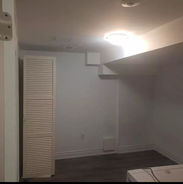 Brampton, ON L6S 3Y8,10 Newcastle CRES