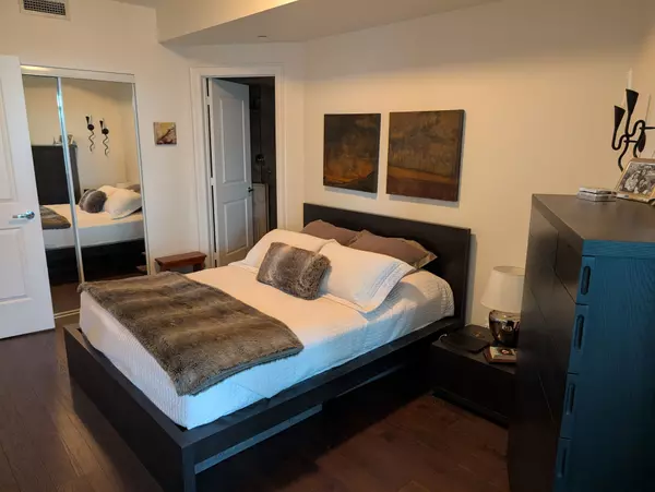 Oakville, ON L6L 0E1,11 Bronte RD #303