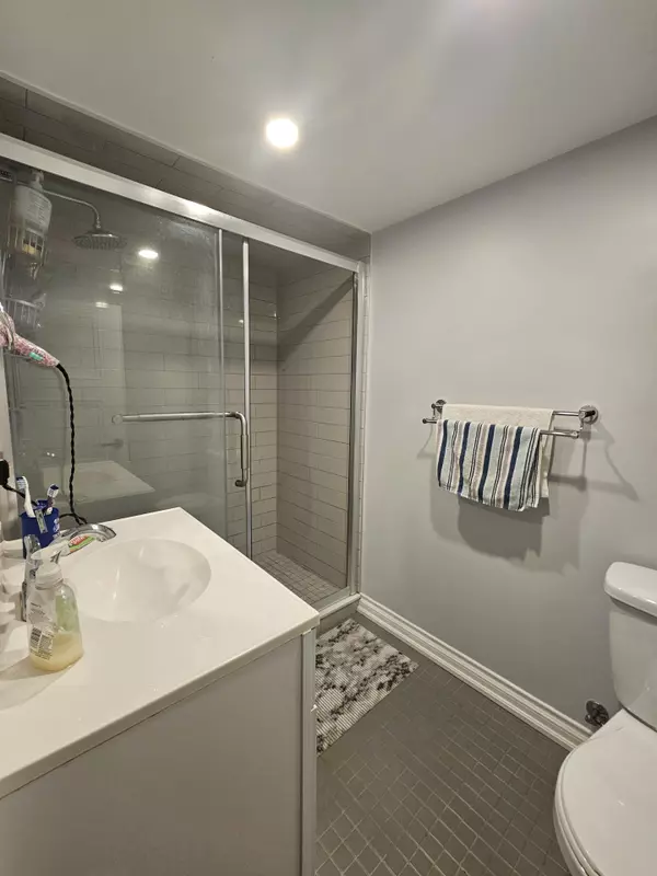 Mississauga, ON L5C 2G7,3489 Queenston DR #Basement apartment