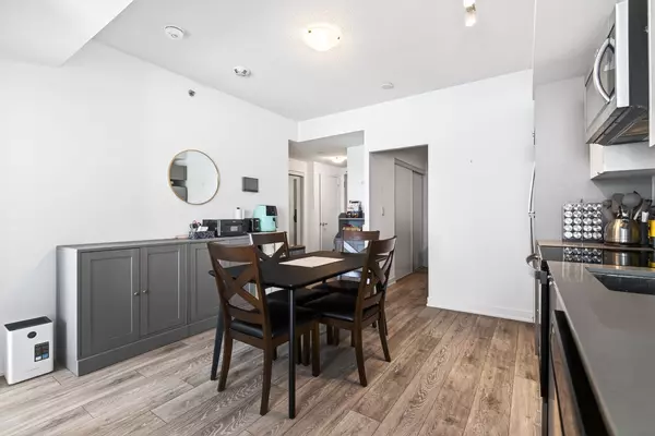 Burlington, ON L7M 2A8,3210 Dakota Common #A802