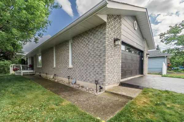 Kawartha Lakes, ON K0M 1A0,39 Cedartree LN