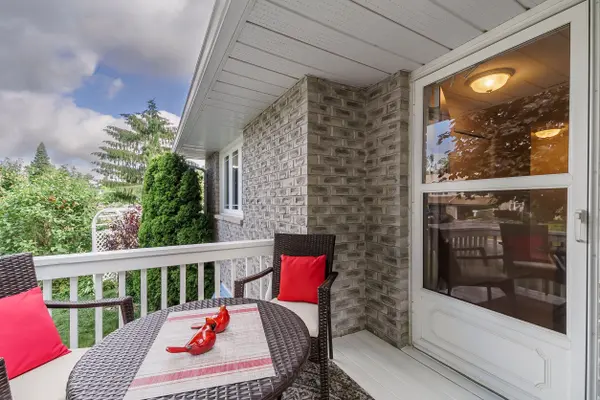 39 Cedartree LN, Kawartha Lakes, ON K0M 1A0