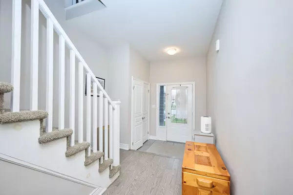 Fort Erie, ON L2A 0C1,1121 Meadowood ST