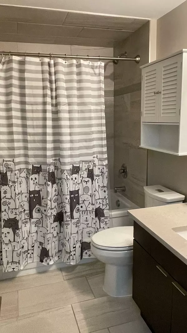 Guelph, ON N1E 0A8,63 Arthur ST S #205