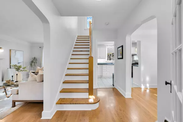 Dows Lake - Civic Hospital And Area, ON K1Y 4B9,163 Ruskin ST