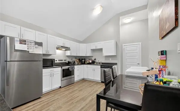 London South, ON N6J 3K1,364 BEACHWOOD AVE #B