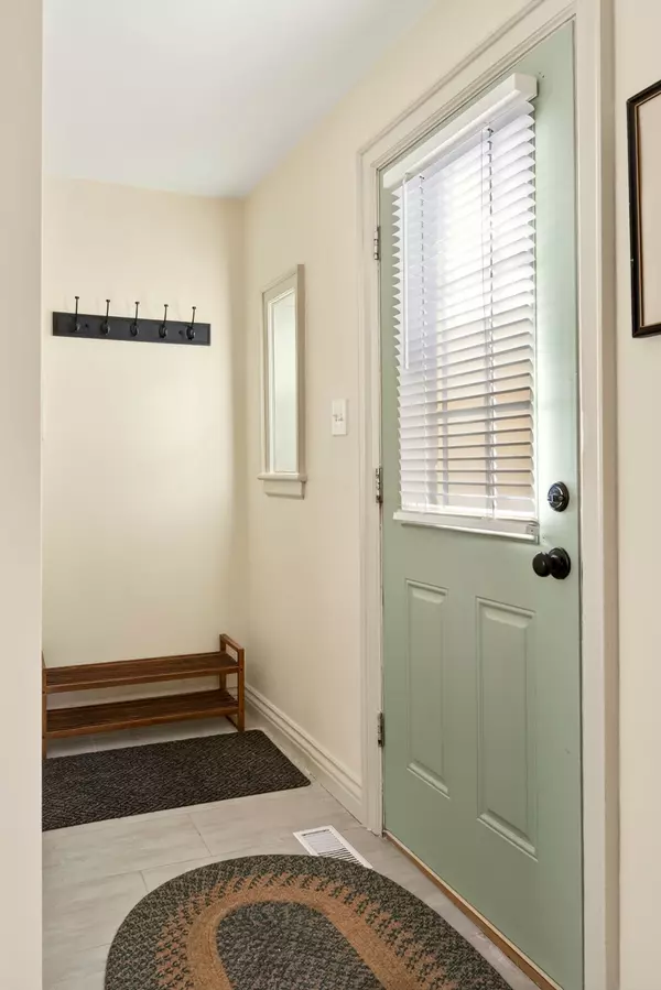 Hamilton, ON L8P 1R1,136 Hunter ST W