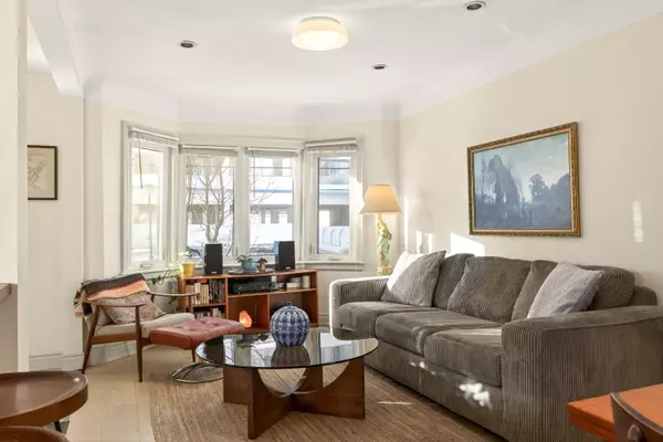 Hamilton, ON L8P 1R1,136 Hunter ST W