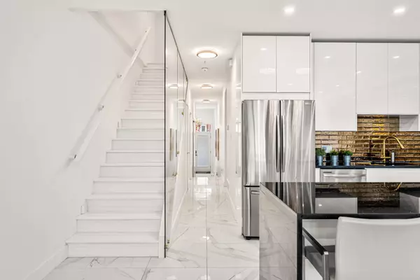 Westboro - Hampton Park, ON K1Z 7J6,266 Currell AVE