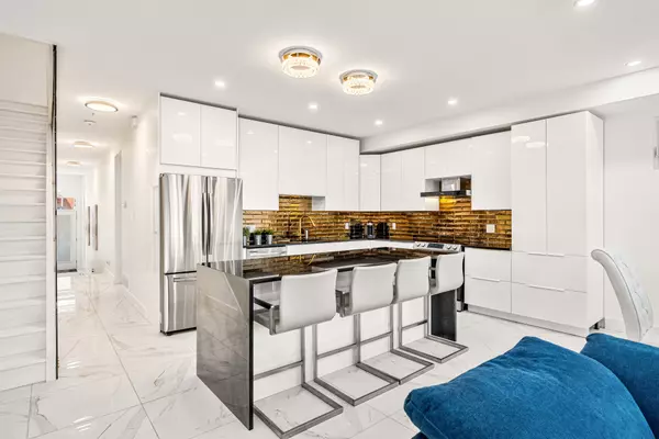 Westboro - Hampton Park, ON K1Z 7J6,266 Currell AVE