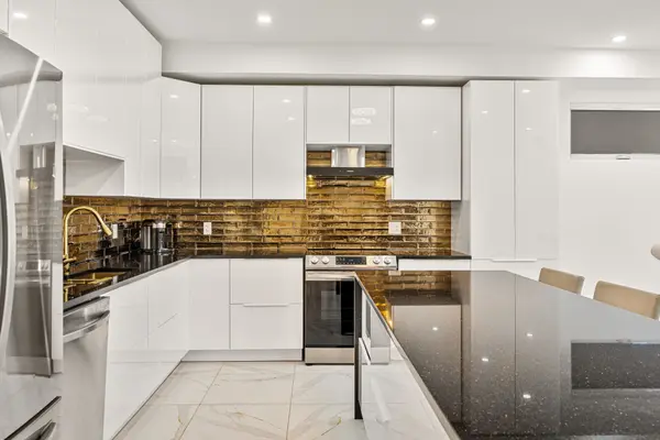 Westboro - Hampton Park, ON K1Z 7J6,266 Currell AVE