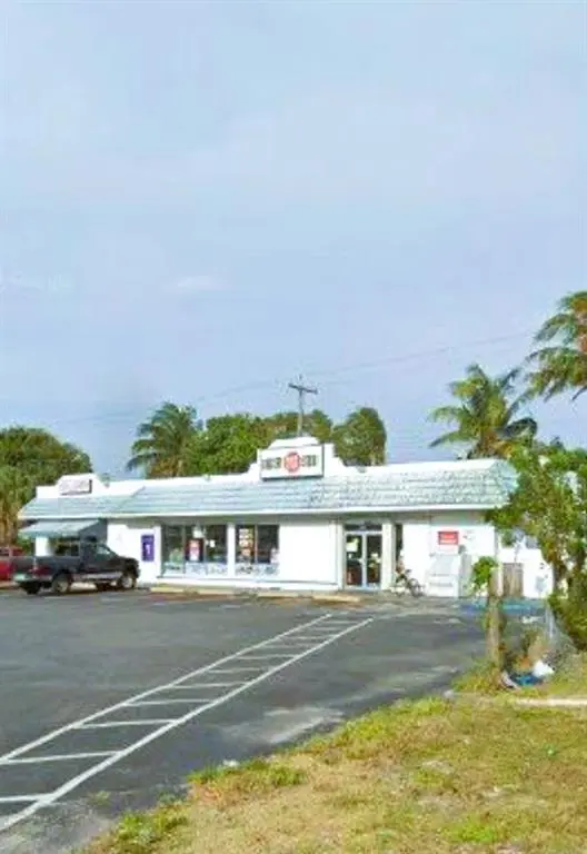 Lake Worth Beach, FL 33460,1418 S dixie highway