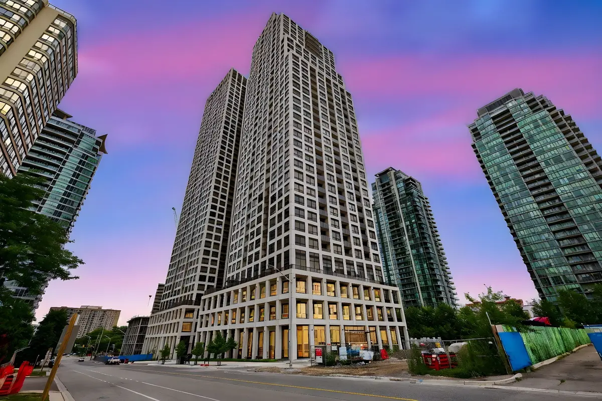 Mississauga, ON L5B 0N3,36 Elm DR W #1706