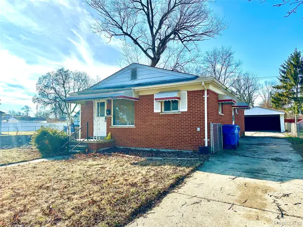 5320 Bedford ST, Dearborn Heights, MI 48125