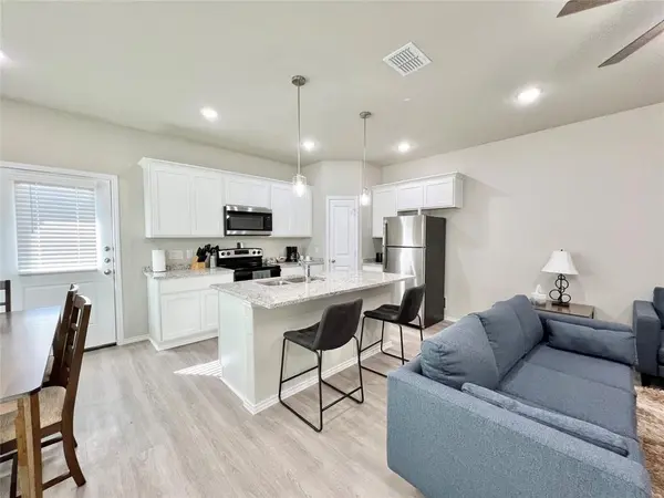 Burleson, TX 76028,3501 E Renfro Street #402