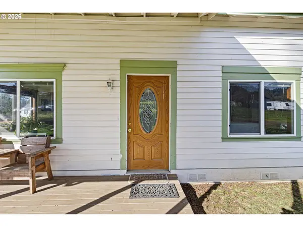 Oakland, OR 97462,116 NE 8TH ST