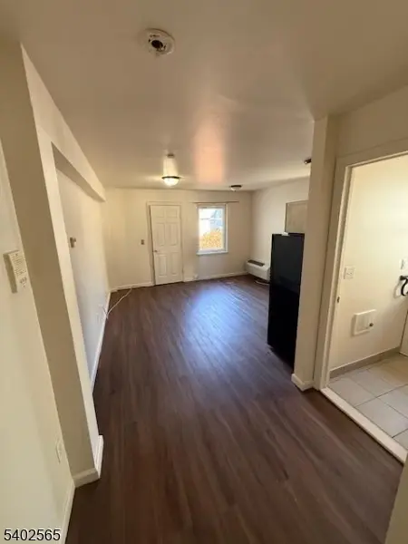 Passaic City, NJ 07055,77 Lafayette Ave #4