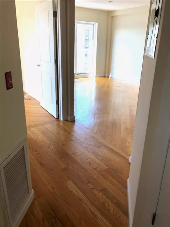 Brooklyn, NY 11235,2011 Avenue X #3A