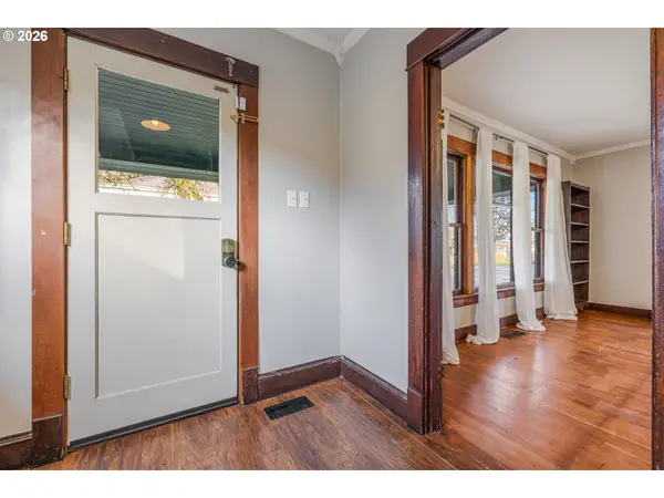 Salem, OR 97301,210 19TH ST SE