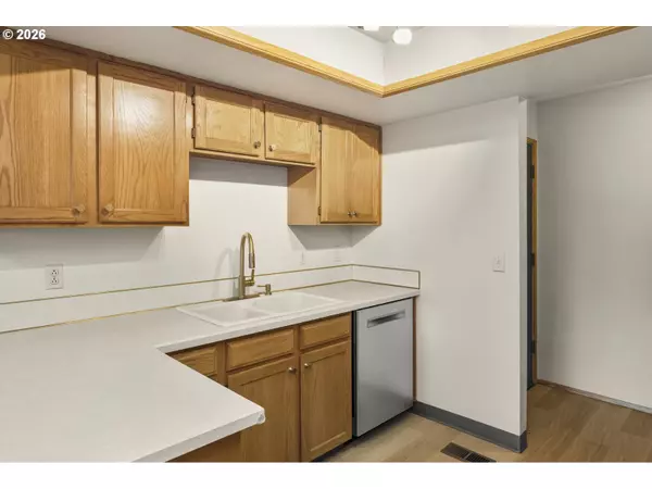 Portland, OR 97233,12516 SE STARK ST #C