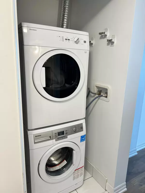 Toronto C01, ON M5V 2G3,88 Blue Jays WAY #2410