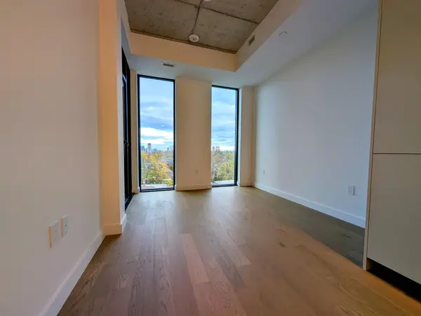 Toronto C10, ON M4G 3C4,1720 Bayview AVE #603