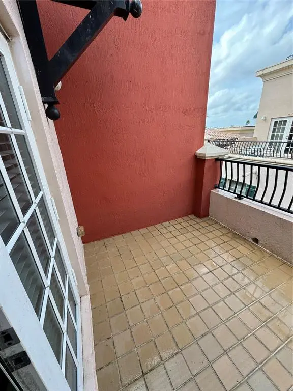 Fort Lauderdale, FL 33304,1033 NE 17th Way #605