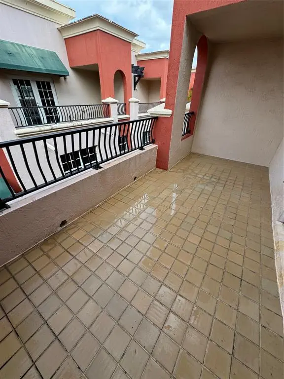 Fort Lauderdale, FL 33304,1033 NE 17th Way #605