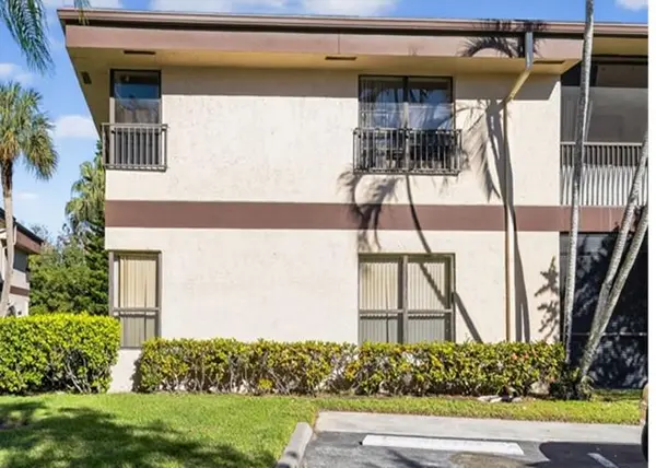 Coconut Creek, FL 33066,2671 Carambola Cir N #1755