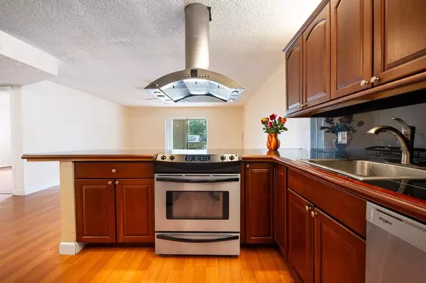 Boca Raton, FL 33428,22605 SW 66th Ave #102