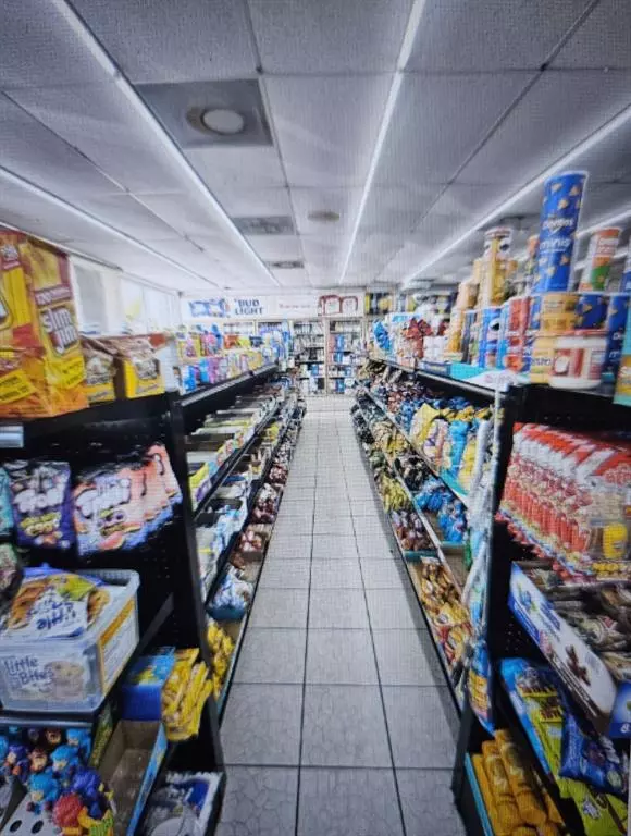 Lake Worth Beach, FL 33460,1418 S dixie highway