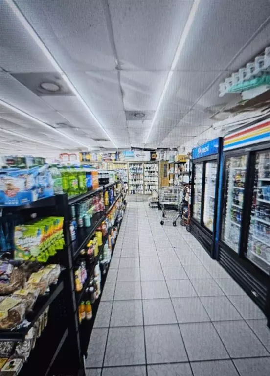 Lake Worth Beach, FL 33460,1418 S dixie highway