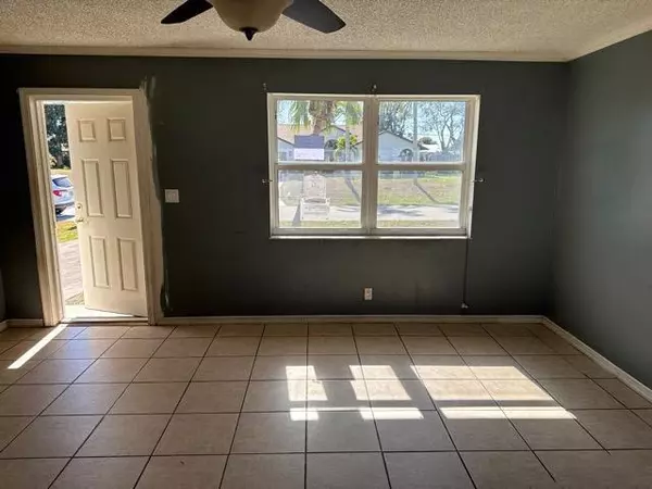 Port St Lucie, FL 34983,321 NE Genesee Ave