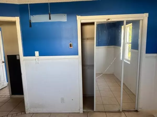 Port St Lucie, FL 34983,321 NE Genesee Ave