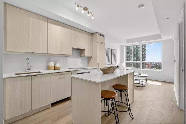 Mississauga, ON L5B 0N3,36 Elm DR W #1706