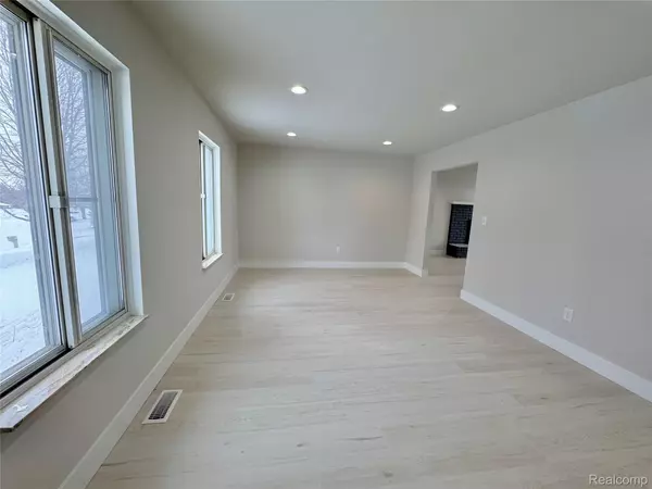 White Lake, MI 48386,275 Melinda CIR