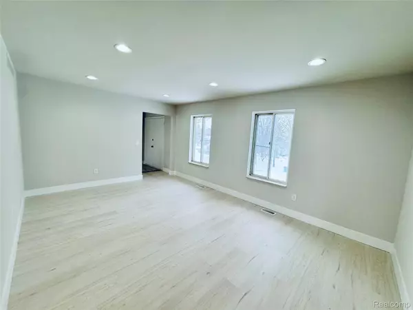 White Lake, MI 48386,275 Melinda CIR