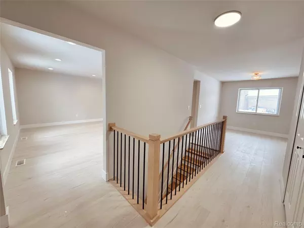 White Lake, MI 48386,275 Melinda CIR