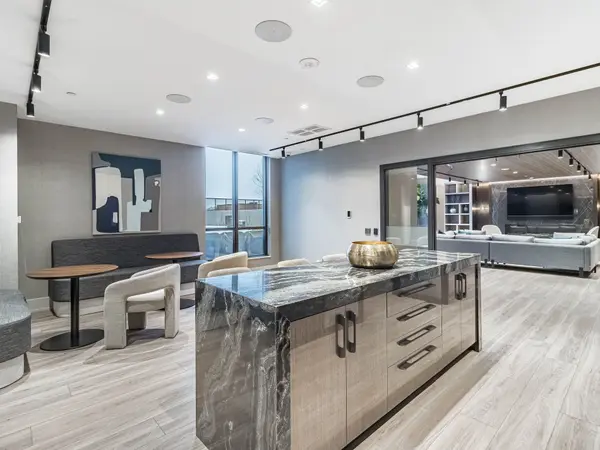 Toronto E02, ON M4C 0B3,286 Main ST #901