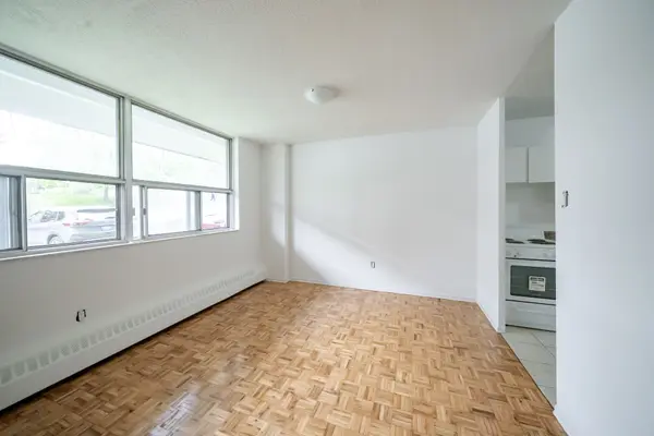 Toronto E04, ON M1P 4P1,5 Glamorgan AVE #610