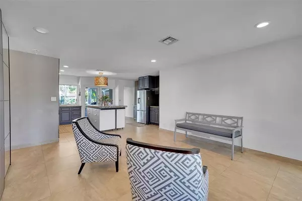 Oakland Park, FL 33309,1736 NW 38th St