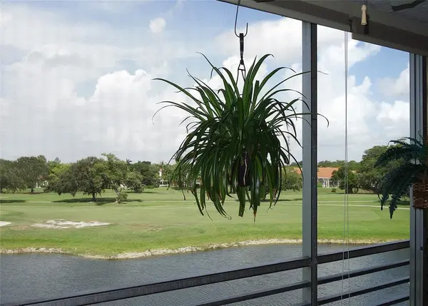 Pompano Beach, FL 33069,3507 Oaks Way #307