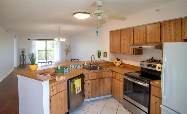 Pompano Beach, FL 33069,2112 S Cypress Bend Dr #401