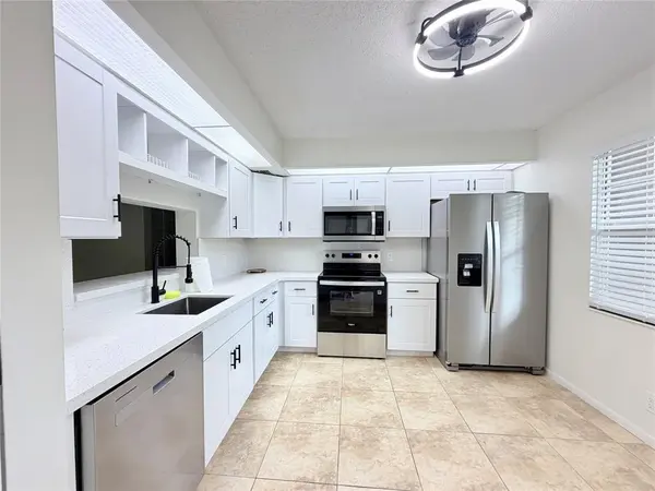 1110 SW 125th Ave #208 M, Pembroke Pines, FL 33027