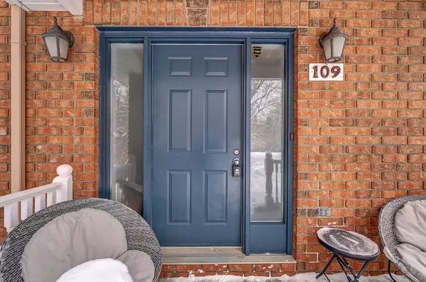 Carp - Huntley Ward, ON K0A 1L0,109 Huntley Manor DR