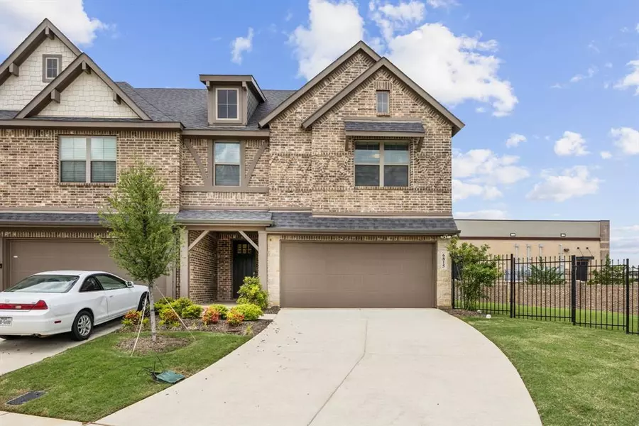 6815 Joelene Rae Drive, Arlington, TX 76001