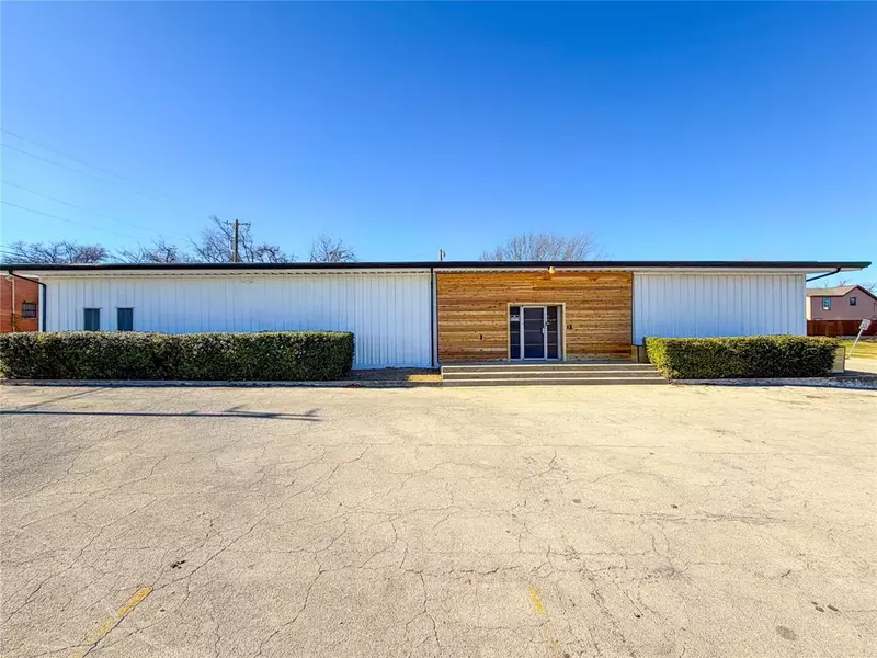 3850 South Freeway, Fort Worth, TX 76110