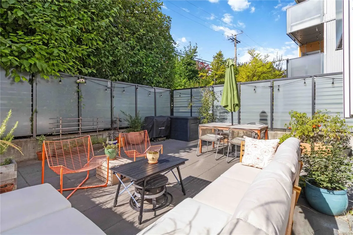 767 Tyee Rd #217, Victoria, BC V9A 0G5